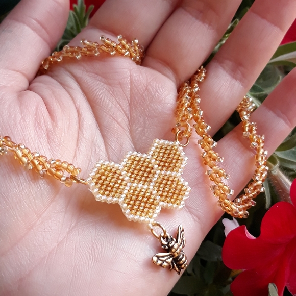 Beaded Honeycomb Necklace with Bee Pendant - Picture 2 of 4